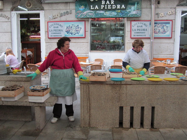 Oyster sellers in Vigo