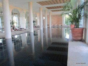 Indoor pool Cortesin